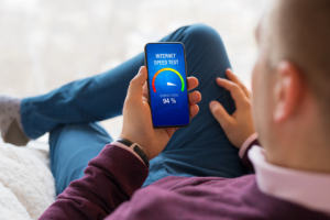 what is ee contract in uk