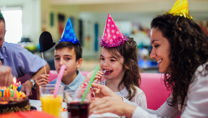 Down Cocktails at a Boozy Drag Queen Brunch Down Cocktails at a Boozy Drag Queen Brunch