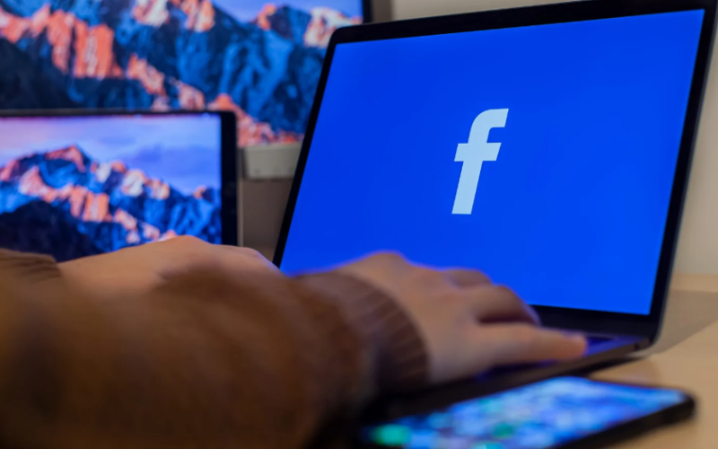 how to make friends list private on facebook