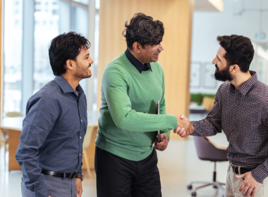 how to meet people in new city