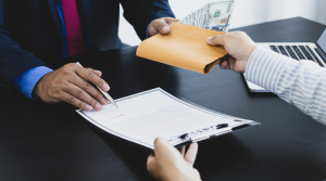 How to Qualify for a 7 Year Personal Loan