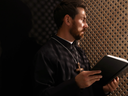 how to become a reverend