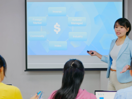 what jobs can you get with an economics degree