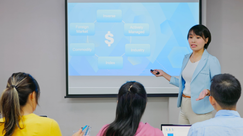 what jobs can you get with an economics degree