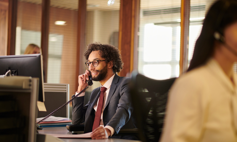 How to Become a Paralegal