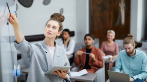 How to Choose the Right Business Schools in London