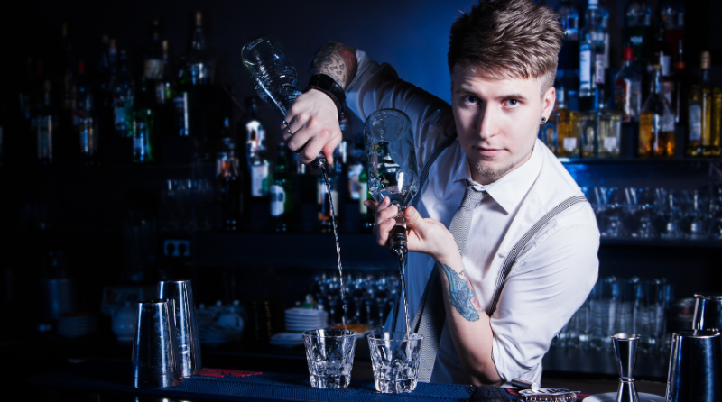 how to become a bartender.