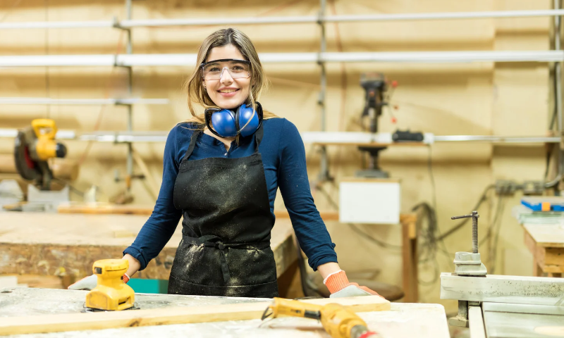 how to become a carpenter