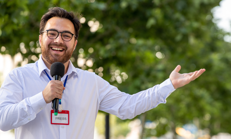 how to become a sports journalist