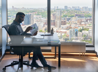 how to become an investment banker