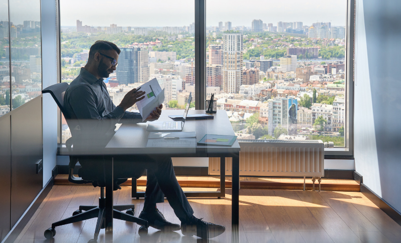 how to become an investment banker