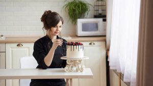 Cake Decorator