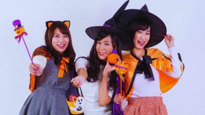 Overview of Popular 80s Costumes for Women