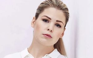 Belle Gibson Net Worth 2025 – How Much Is She Worth Now?