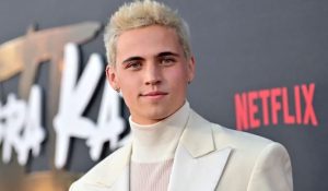 What Do Fans Think About Tanner Buchanan’s Love Life?