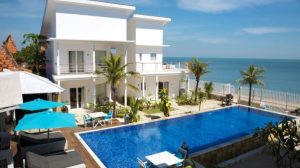 Which Are the Most Exclusive Areas to Rent a Luxury Villa in Provence?