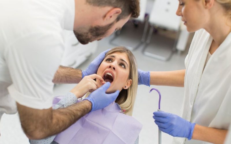 How to Manage Unexpected Dental Pain for London Residents?