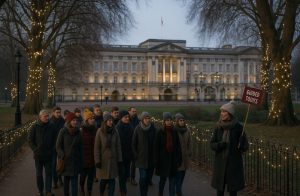 Can You Take Part in a Festive Walking Tour Around the Palace?