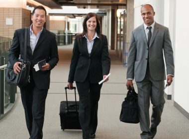 Why UK Businesses Choose Online Tools For Smarter Travel?