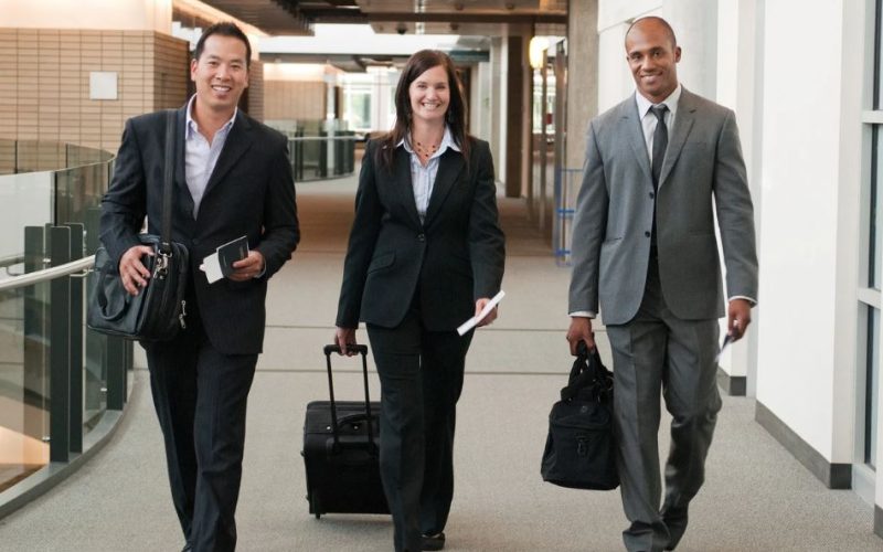 Why UK Businesses Choose Online Tools For Smarter Travel?