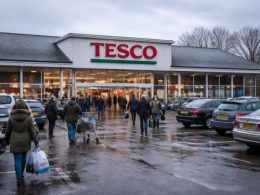 Which Supermarkets Are Open On Boxing Day?