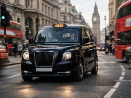 how much do black cab drivers earn in london