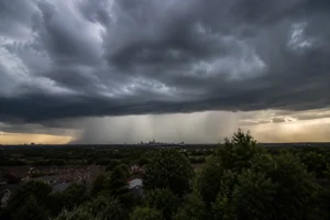 Why Did Meteorologists Expect Powerful Thunderstorms to Develop